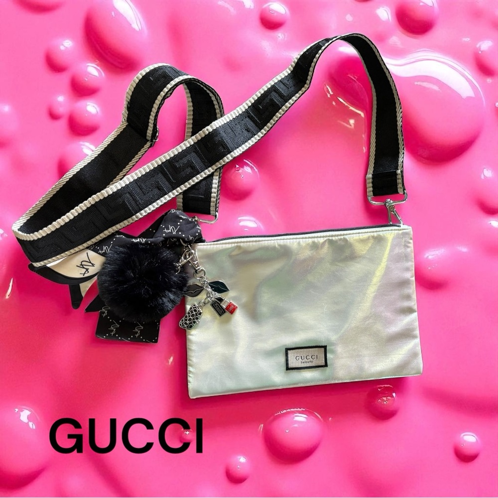 GUCCI Beauty Crossbody. Iridescent White and Black.